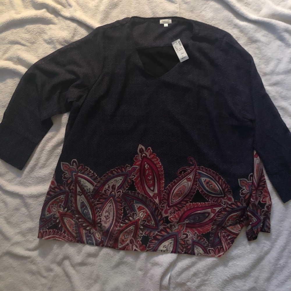 NWT AVENUE PRINT PLUS SIZE TOP